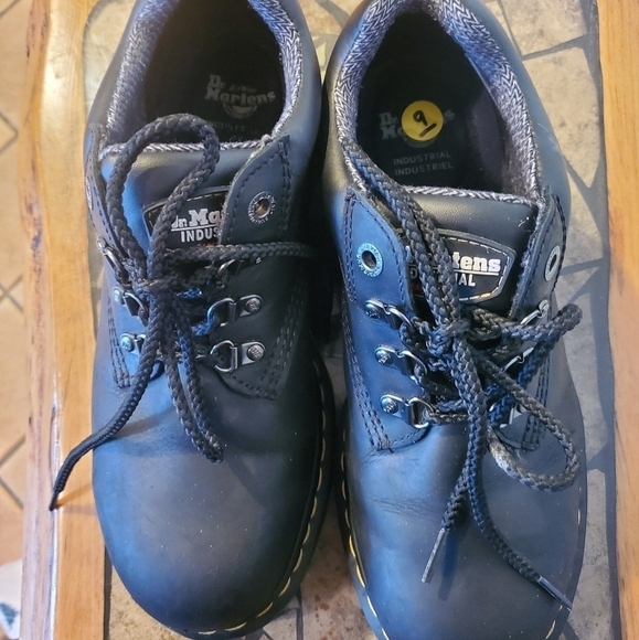 Dr. Martens Industrial Steel Toe Safety Slip Resistant Combat Sz. 9 Shoes AW004 - Picture 1 of 10